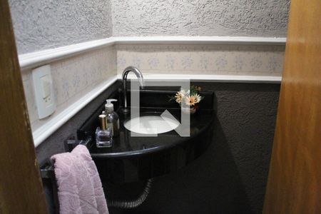 Casa à venda com 240m², 3 quartos e 4 vagasLavabo