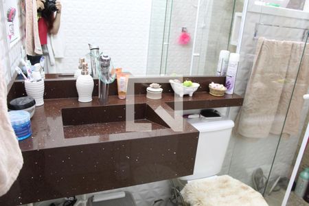 Casa à venda com 240m², 3 quartos e 4 vagasBanheiro da Suíte