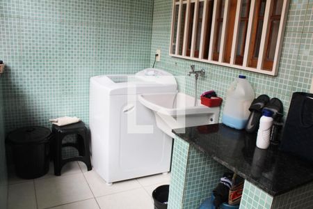 Casa à venda com 240m², 3 quartos e 4 vagasÁrea de Serviço