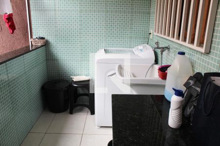Casa à venda com 240m², 3 quartos e 4 vagasÁrea de Serviço