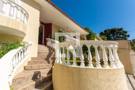 Casa para alugar com 312m², 3 quartos e 4 vagas Casa para alugar com 312m², 3 quartos e 4 vagasFachada