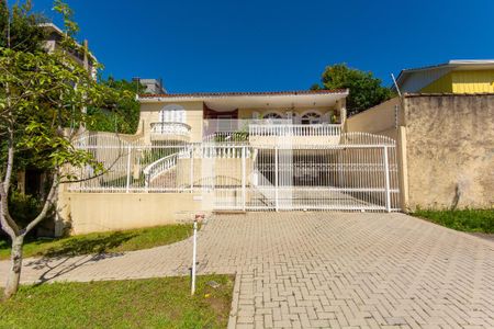 Casa para alugar com 312m², 3 quartos e 4 vagas Casa para alugar com 312m², 3 quartos e 4 vagasFachada