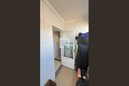 Apartamento à venda com 180m², 3 quartos e 2 vagas Apartamento à venda com 180m², 3 quartos e 2 vagasÁrea de Serviço