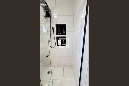 Apartamento à venda com 180m², 3 quartos e 2 vagas Apartamento à venda com 180m², 3 quartos e 2 vagasBanheiro da Suíte