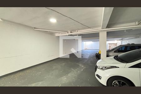 Apartamento à venda com 180m², 3 quartos e 2 vagas Apartamento à venda com 180m², 3 quartos e 2 vagasGaragem