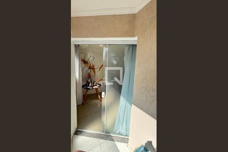 Apartamento à venda com 180m², 3 quartos e 2 vagas Apartamento à venda com 180m², 3 quartos e 2 vagasSala Varanda