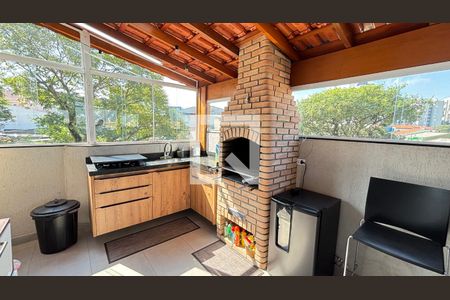 Apartamento à venda com 180m², 3 quartos e 2 vagas Apartamento à venda com 180m², 3 quartos e 2 vagasCobertura