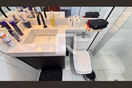 Apartamento à venda com 180m², 3 quartos e 2 vagas Apartamento à venda com 180m², 3 quartos e 2 vagasBanheiro da Suíte