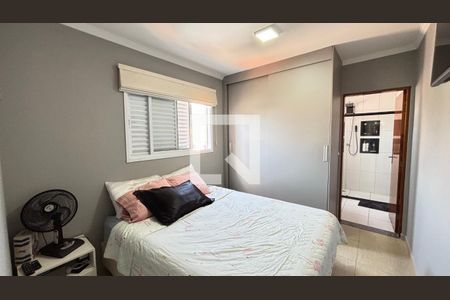 Apartamento à venda com 180m², 3 quartos e 2 vagas Apartamento à venda com 180m², 3 quartos e 2 vagasSuite