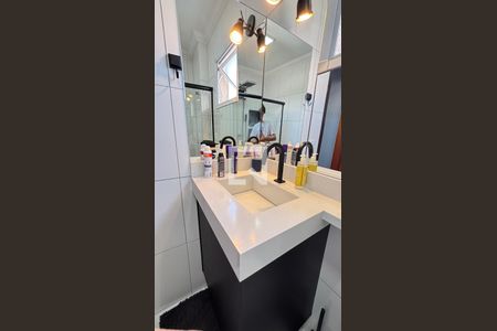 Apartamento à venda com 180m², 3 quartos e 2 vagas Apartamento à venda com 180m², 3 quartos e 2 vagasBanheiro da Suíte