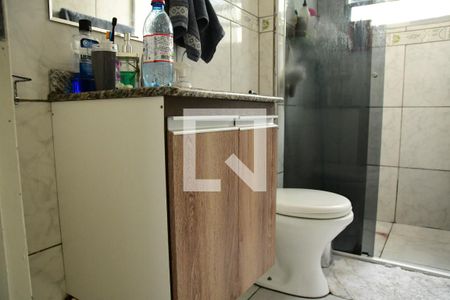 Banheiro de apartamento para alugar com 2 quartos, 55m² em Jardim Caiapiá, Cotia