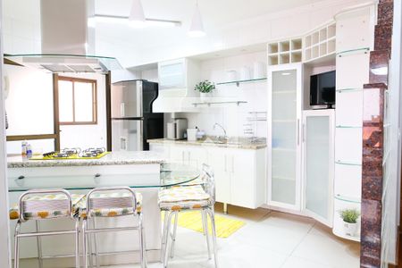 Apartamento à venda com 120m², 3 quartos e 3 vagasCozinha