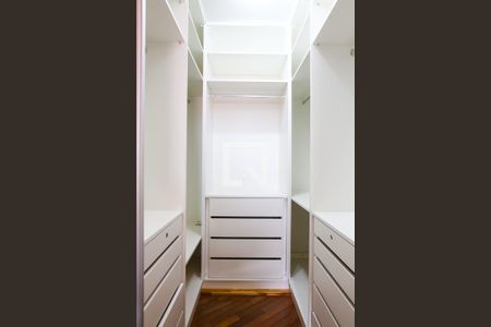 Apartamento à venda com 120m², 3 quartos e 3 vagasCloset da Suite
