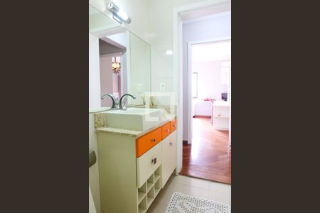 Apartamento à venda com 120m², 3 quartos e 3 vagasBanheiro Social