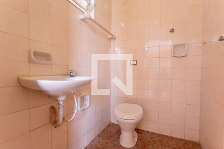 Casa para alugar com 180m², 4 quartos e 2 vagas Casa para alugar com 180m², 4 quartos e 2 vagasBanheiro de Serviços
