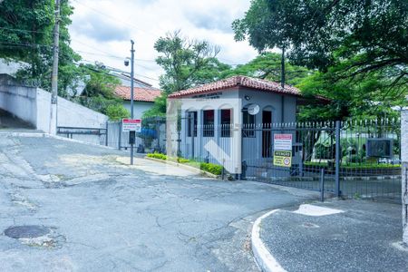 Casa para alugar com 180m², 4 quartos e 2 vagas Casa para alugar com 180m², 4 quartos e 2 vagasFachada condominio