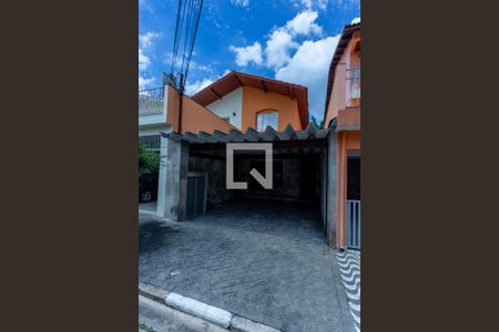 Casa para alugar com 180m², 4 quartos e 2 vagas Casa para alugar com 180m², 4 quartos e 2 vagasFachada