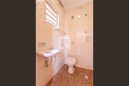 Casa para alugar com 180m², 4 quartos e 2 vagas Casa para alugar com 180m², 4 quartos e 2 vagasBanheiro de Serviços