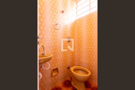 Lavabo de casa para alugar com 4 quartos, 180m² em Vila Moraes, São Paulo
