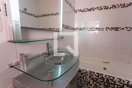 Casa para alugar com 180m², 4 quartos e 2 vagas Casa para alugar com 180m², 4 quartos e 2 vagasBanheiro Suite 1