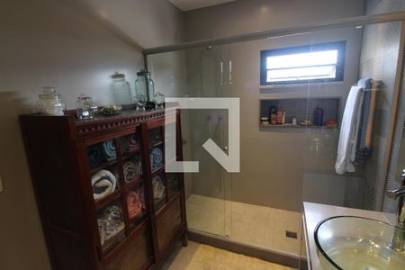 Apartamento à venda com 307m², 4 quartos e 3 vagasBanheiro da Suíte 1