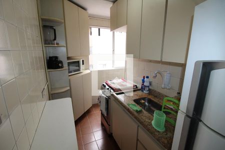 Cozinha de apartamento para alugar com 2 quartos, 38m² em Vila Antonieta, São Paulo