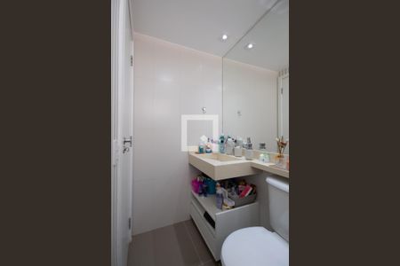 Apartamento à venda com 83m², 2 quartos e 3 vagas Apartamento à venda com 83m², 2 quartos e 3 vagasBanheiro da Suíte 2