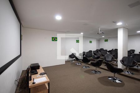 Apartamento à venda com 83m², 2 quartos e 3 vagas Apartamento à venda com 83m², 2 quartos e 3 vagasCinema