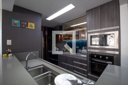 Apartamento à venda com 83m², 2 quartos e 3 vagas Apartamento à venda com 83m², 2 quartos e 3 vagasCozinha