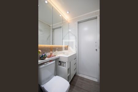 Apartamento à venda com 83m², 2 quartos e 3 vagas Apartamento à venda com 83m², 2 quartos e 3 vagasBanheiro da Suíte 1