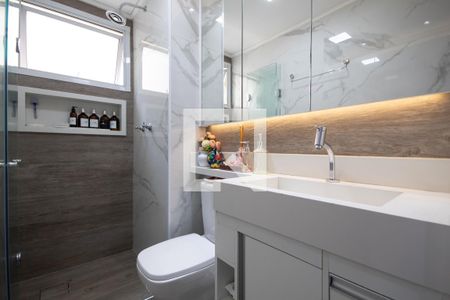 Apartamento à venda com 83m², 2 quartos e 3 vagas Apartamento à venda com 83m², 2 quartos e 3 vagasBanheiro da Suíte 1