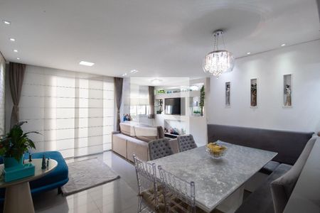 Apartamento à venda com 83m², 2 quartos e 3 vagas Apartamento à venda com 83m², 2 quartos e 3 vagasSala