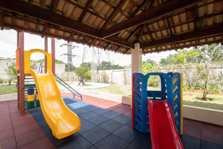 Apartamento à venda com 83m², 2 quartos e 3 vagas Apartamento à venda com 83m², 2 quartos e 3 vagasÁrea comum - Playground