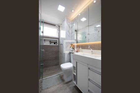 Apartamento à venda com 83m², 2 quartos e 3 vagas Apartamento à venda com 83m², 2 quartos e 3 vagasBanheiro da Suíte 1