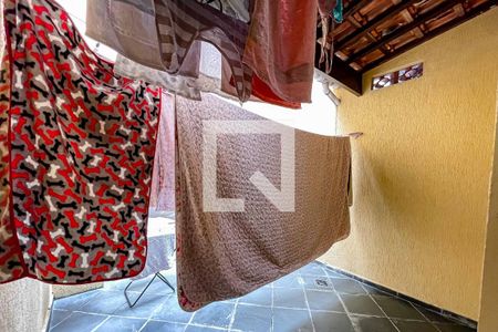 Casa à venda com 100m², 2 quartos e 2 vagasQuintal