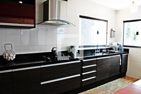 Casa à venda com 320m², 4 quartos e 4 vagasCozinha