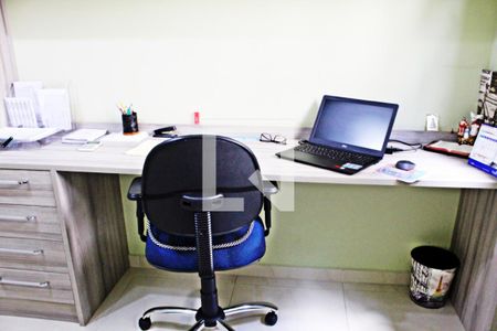 Casa à venda com 320m², 4 quartos e 4 vagasEscritório 2