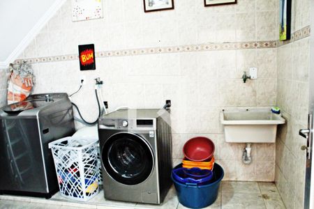 Casa à venda com 320m², 4 quartos e 4 vagasLavanderia