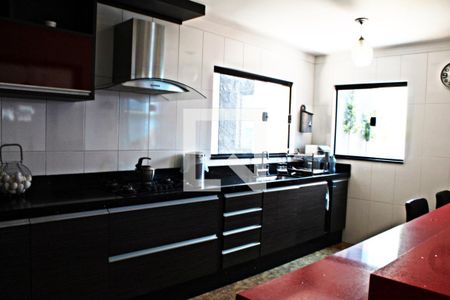 Casa à venda com 320m², 4 quartos e 4 vagasCozinha