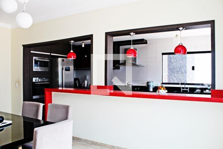 Casa à venda com 320m², 4 quartos e 4 vagasCozinha