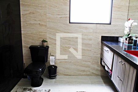 Casa à venda com 320m², 4 quartos e 4 vagasBanheiro da Suíte