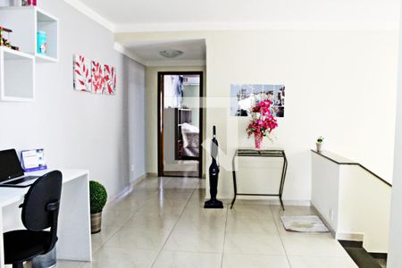 Casa à venda com 320m², 4 quartos e 4 vagasEscritório