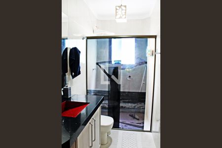 Casa à venda com 320m², 4 quartos e 4 vagasBanheiro