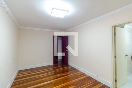 Apartamento para alugar com 240m², 3 quartos e 1 vagaQuarto 3 - Suíte