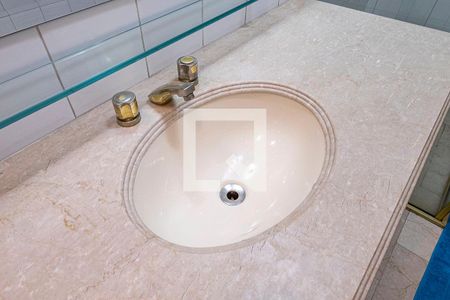 Apartamento à venda com 200m², 3 quartos e 1 vagaSuíte - Banheiro