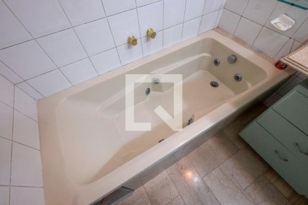 Apartamento à venda com 200m², 3 quartos e 1 vagaSuíte - Banheiro