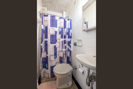 Apartamento à venda com 200m², 3 quartos e 1 vagaÁrea de Serviço - Banheiro