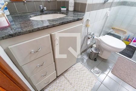 Apartamento à venda com 83m², 3 quartos e 1 vaga Apartamento à venda com 83m², 3 quartos e 1 vagaArmário do Banheiro Social