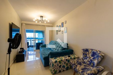 Sala de apartamento para alugar com 3 quartos, 110m² em Caiçara, Praia Grande