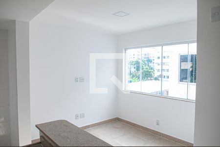 sala de apartamento para alugar com 2 quartos, 47m² em Pechincha, Rio de Janeiro